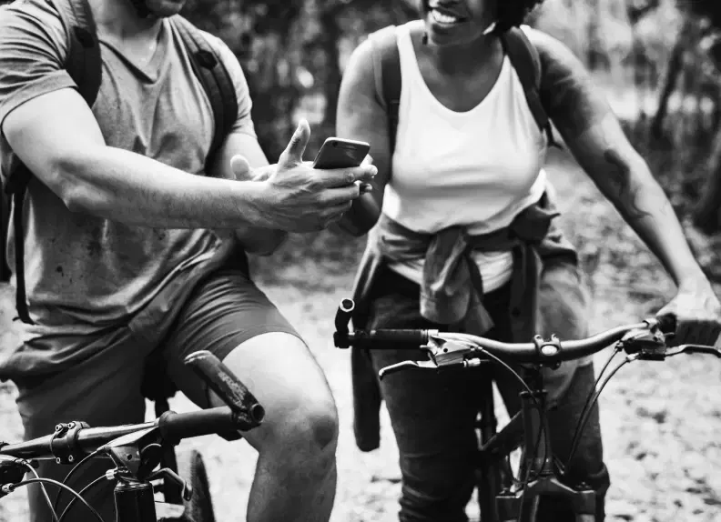 Bicicletta come mobilità sostenibile per sensibilizzare l'ecologia durante seminario al verde