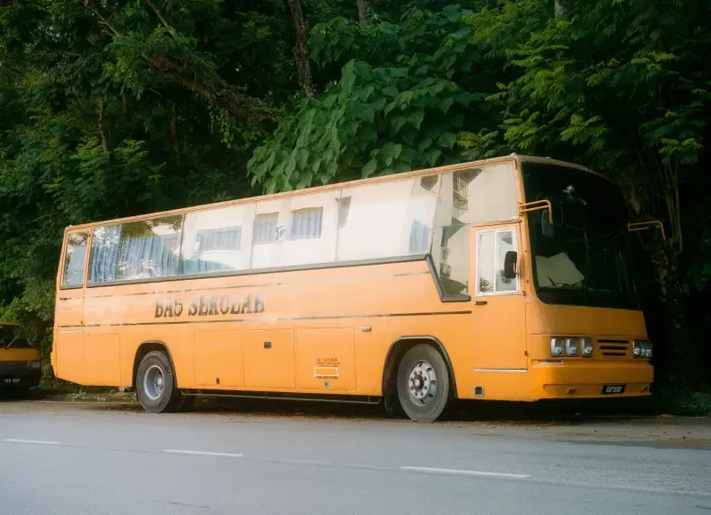 Bild eines Busses für ein Seminar in den Bergen