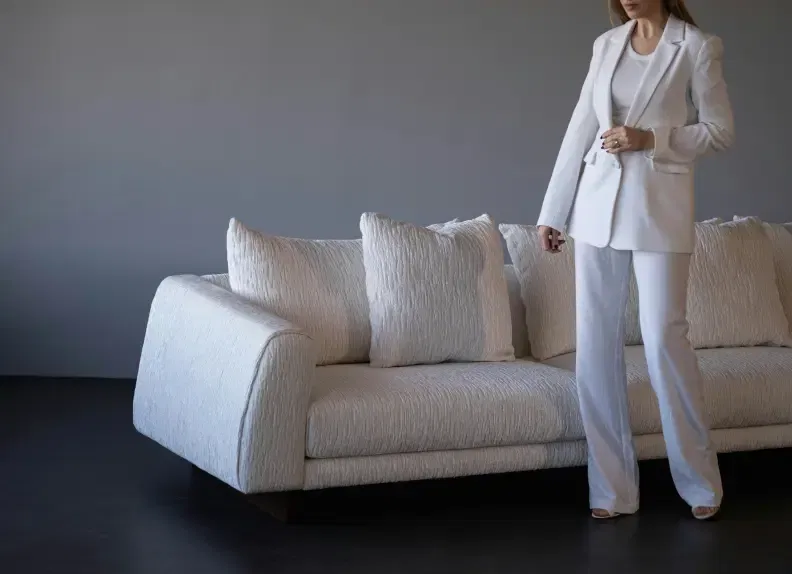 Porter un costume quand on est une femme en soirée d'entreprise