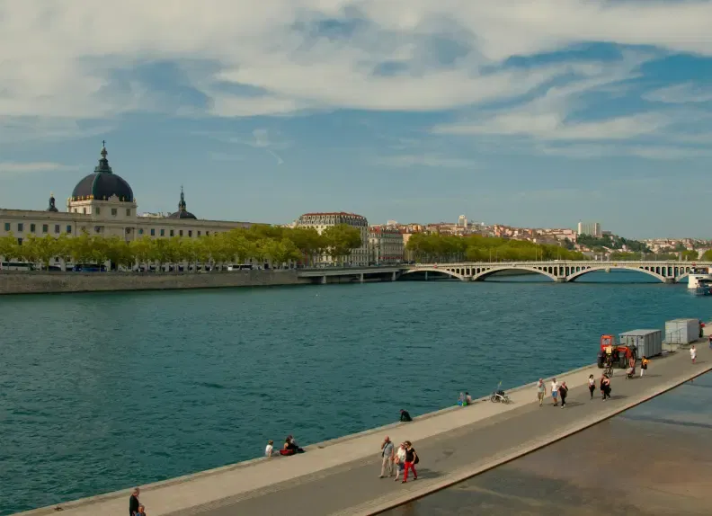 Le Rhône qui traverse Lyon