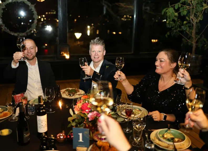 Diner de gala assis