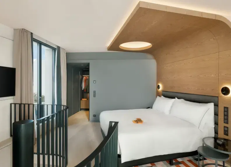 Chambre Canopy Hilton Tour Eiffel