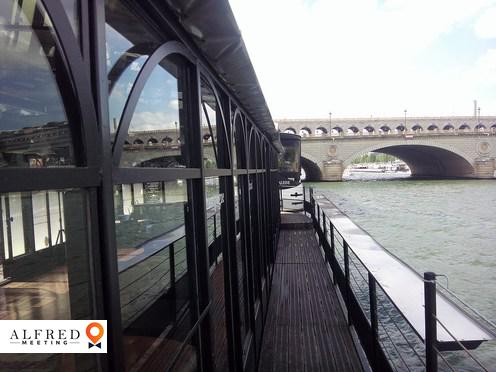 Le Kiosque Flottant, Bateau Naviguant, Paris, Île-de-France, France