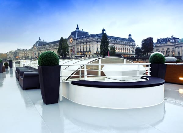 Le Paris Seine, Bateau Naviguant, France