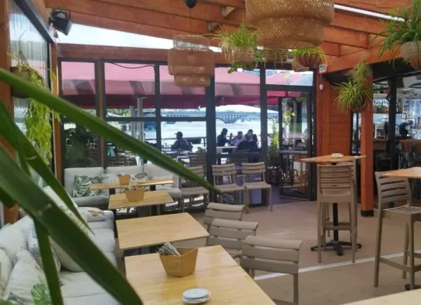 Restaurant Modulo, Barge, Lyon, Auvergne-Rhône-Alpes, France
