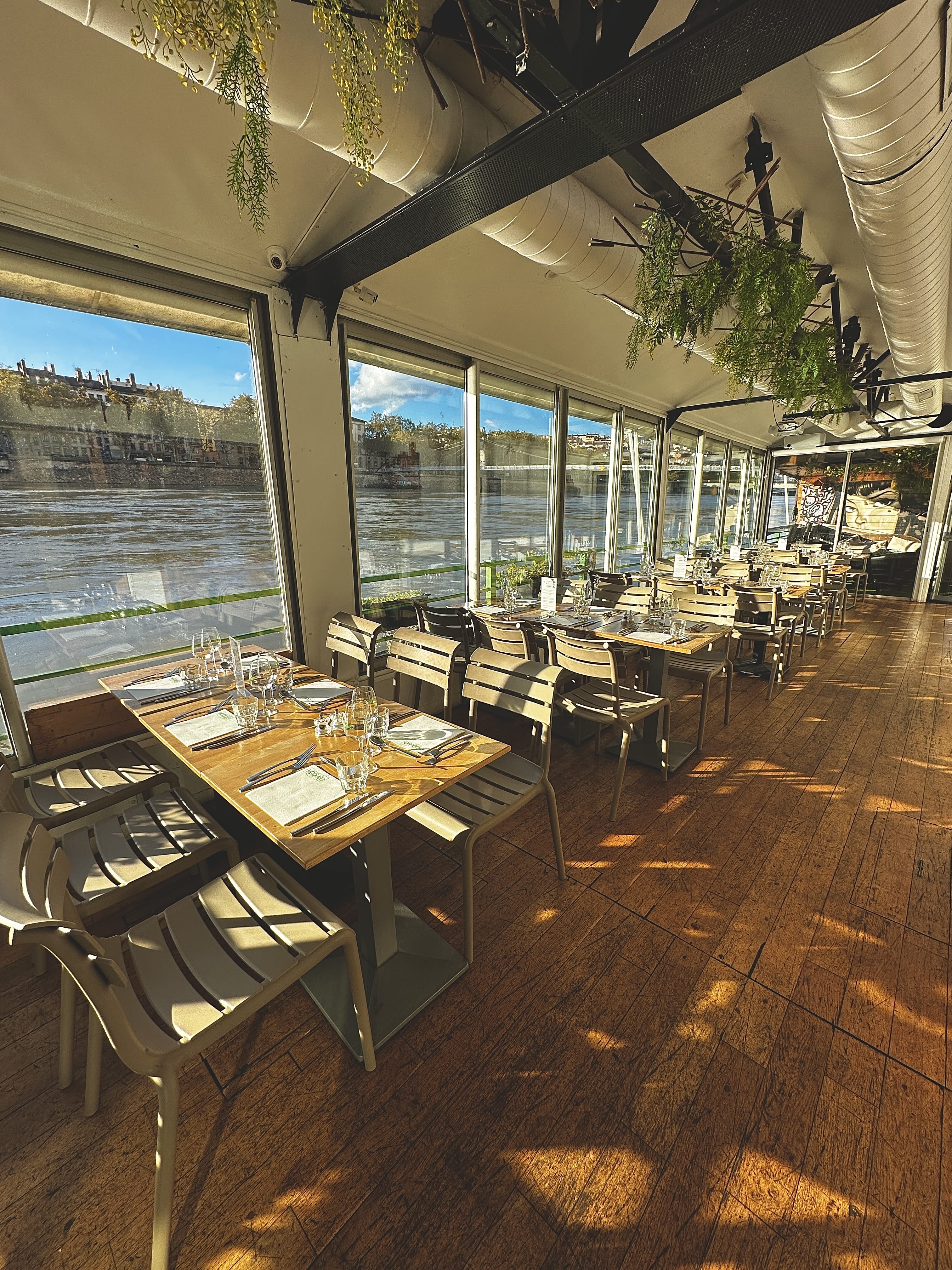 Restaurant Modulo, Barge, Lyon, Auvergne-Rhône-Alpes, France