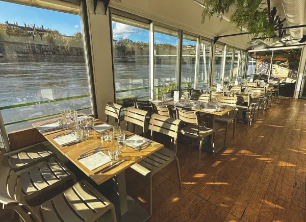 Restaurant Modulo, Barge, Lyon, Auvergne-Rhône-Alpes, France