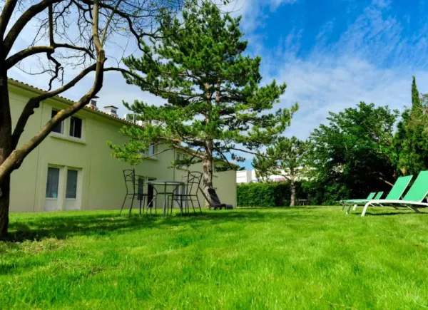 Brit Hotel Avignon Sud – Le Calendal ***, Hôtel 3*, Avignon, Provence-Alpes-Côte d'Azur, France