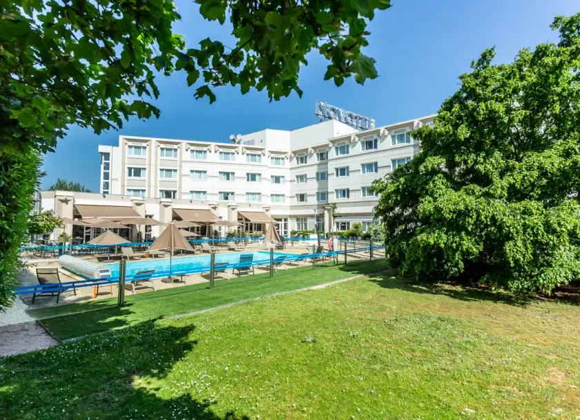 NOVOTEL BOURGES, Hôtel 4*, Le-Subdray, Centre-Val de Loire, France
