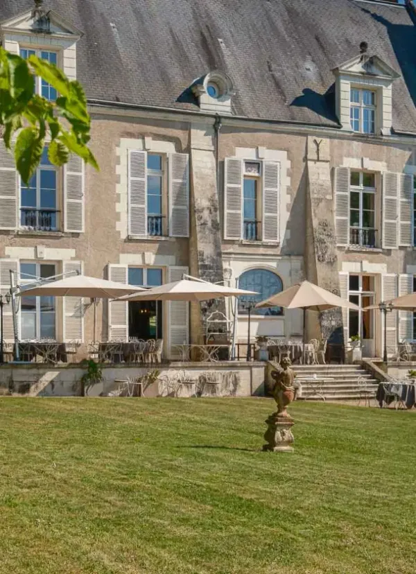 Château de Pray, Salle de réunion, Chargé, France