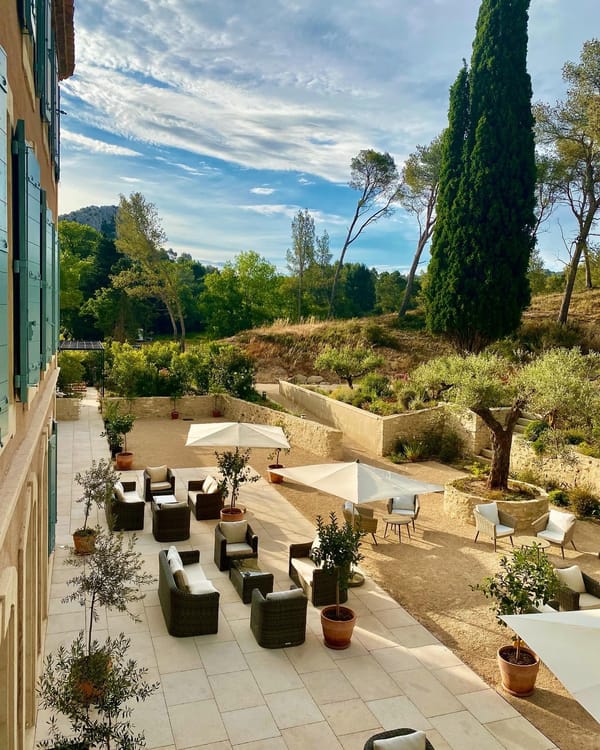 Domaine de Valmouriane, Restaurant, Saint-Rémy-de-Provence, Provence-Alpes-Côte d'Azur, France
