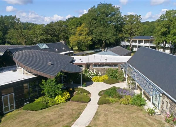 Breizh écolodge hôtel Le Kereden, Hôtel 2*, Locarn, France