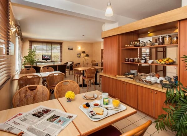  Brit Hotel Cahors Le France ***, Hôtel 3*