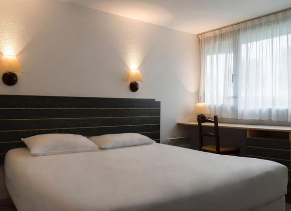 Brit Hotel Confort Morlaix, Hôtel 2*, Saint-Martin-des-Champs, France