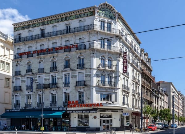 Brit Hotel Grenoble Suisse et Bordeaux***