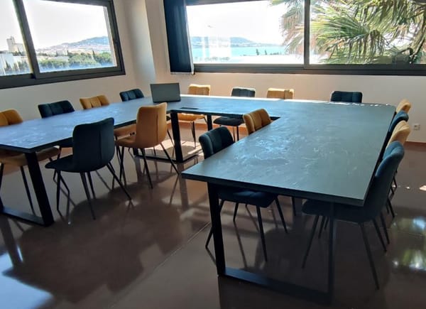 Espace Thau Admin, Frontignan