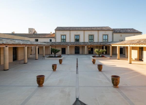 Mas de la Barben, Château / Domaine, Nîmes, Occitanie, France