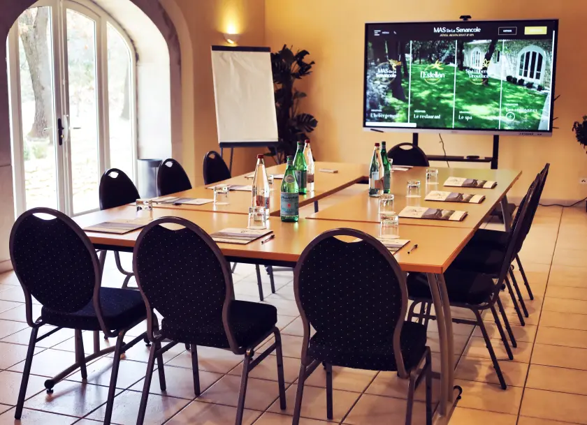 Mas de la Senancole, Hôtel 3*, Gordes, Provence-Alpes-Côte d'Azur, France