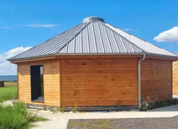 Une Poule sur une Yourte, Espace événementiel, Manoncourt-en-Vermois, France