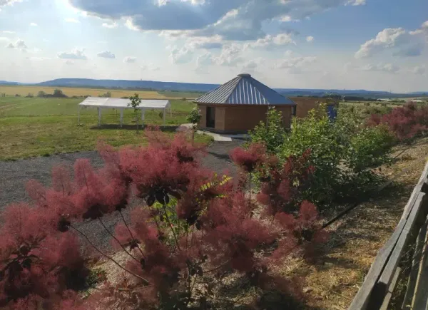 Une Poule sur une Yourte, Espace événementiel, Manoncourt-en-Vermois, France
