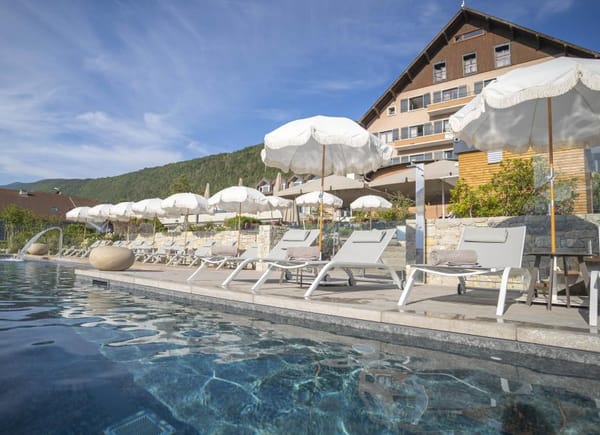 Hôtel Beauregard, The Originals Relais, Hôtel 3*, Sévrier, France