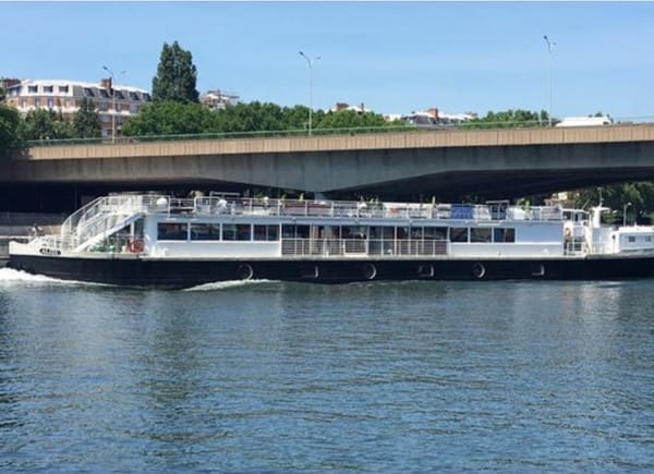 Joce, Bateau Naviguant, Paris, Île-de-France, France