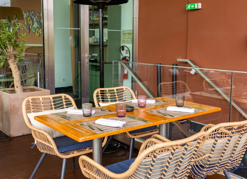 SOLIS BAR & RESTAURANT, Hôtel 5*, Paris, Île-de-France, France