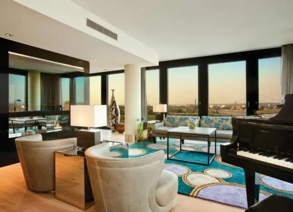 Hyatt Regency Dusseldorf, Hôtel 5*