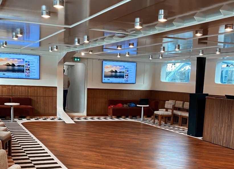 Noti Club, Barge, Paris, Île-de-France, France