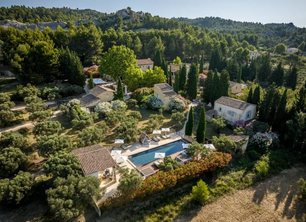 LES PETITES MAISONS-HAMEAU DES BAUX, Hôtel 4*, PARADOU, France
