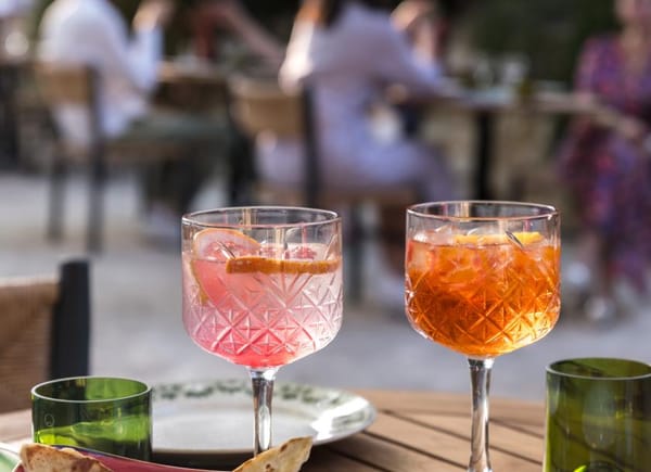 LES PETITES MAISONS-HAMEAU DES BAUX, Hôtel 4*, PARADOU, France