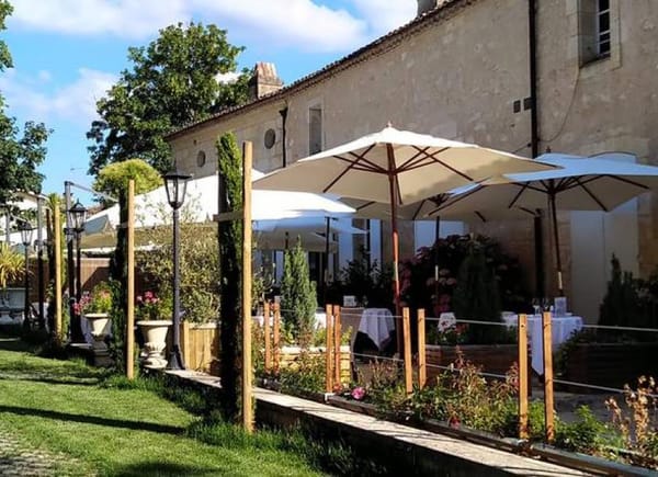 Aux Ducs De Sienne, Château / Domaine, Montagne, France
