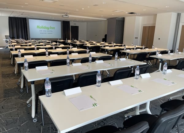 HOLIDAY INN DIJON SUD LONGVIC, Showroom, France