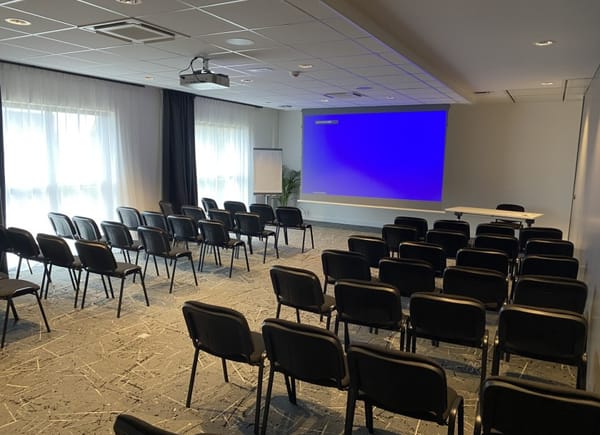 HOLIDAY INN DIJON SUD LONGVIC, Showroom, France