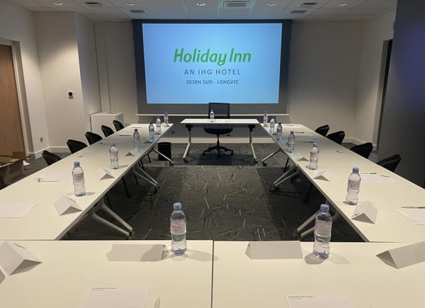 HOLIDAY INN DIJON SUD LONGVIC, Showroom, France