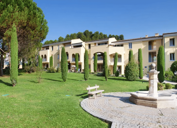 Résidence Odalys La Licorne de Haute Provence, Hôtel 4*, Gréoux-les-Bains, Provence-Alpes-Côte d'Azur, France