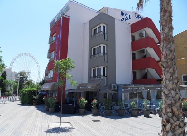 BRIT HOTEL AGDE - Opal Centre, Hôtel 3*, Agde, Occitanie, France