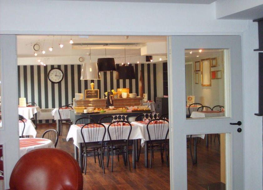 BRIT HOTEL BAILLET EN FRANCE, Hôtel 2*, Baillet-en-France, France