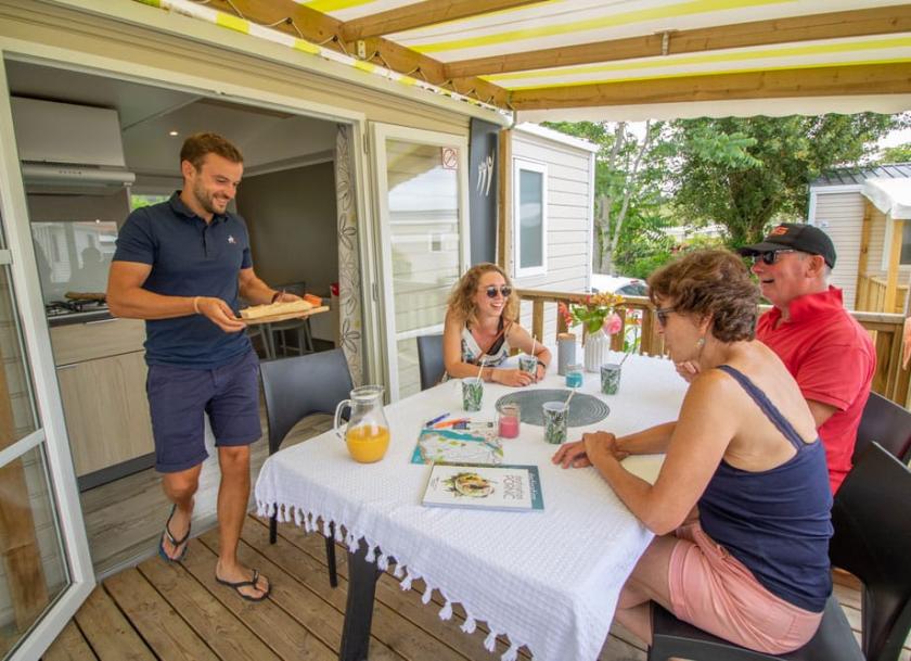 Camping Eden Villages La Pointe Saint-Gildas, Village Vacance, Préfailles, France