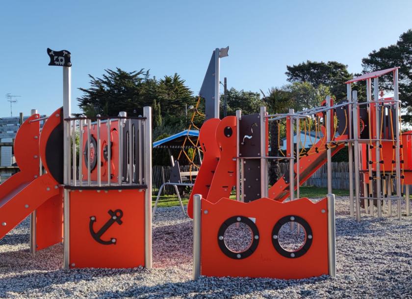 Camping Eden Villages La Pointe Saint-Gildas, Village Vacance, Préfailles, France