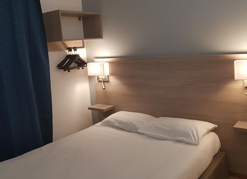 BRIT HOTEL CLERMONT L'HERAULT, Hôtel 2*, Clermont-l'Hérault, France