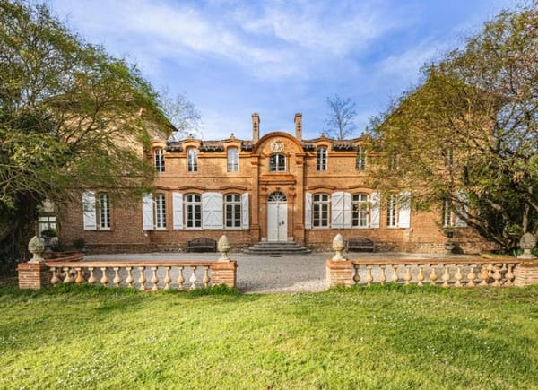 DOMAINE DU CHATEAU, Château / Domaine, MARQUEFAVE, FRANCE
