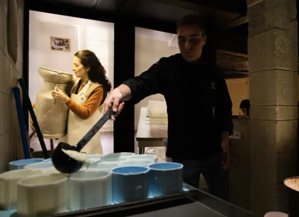 Musée Vivant du Fromage, Cave, Paris, Île-de-France, France