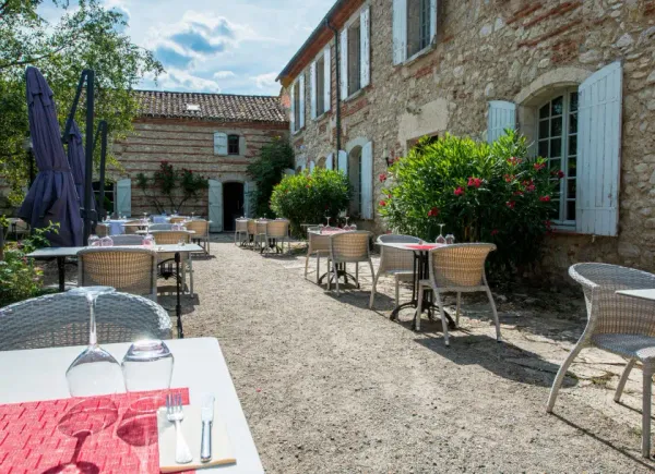 Hôtel Restaurant Le Prince Noir, Hôtel 3*, Sérignac-sur-Garonne, Nouvelle-Aquitaine, France