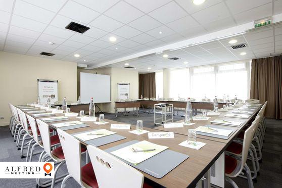 Campanile Paris XIX La Villette, France