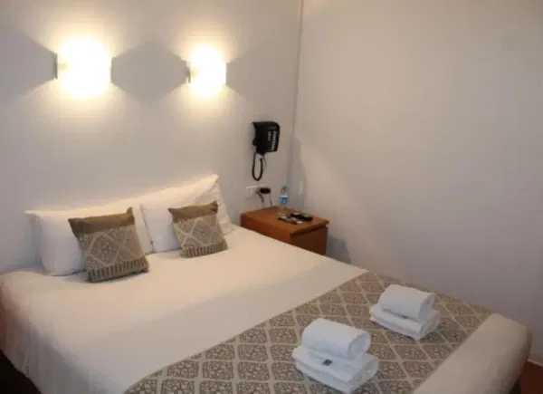 BRIT HOTEL GUINGUET' – L’ARBRESLE, Hôtel 2*, L'Arbresle, Auvergne-Rhône-Alpes, France