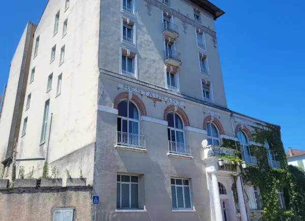 Hôtel COSMOS & SPA***, Hôtel 3*, Contrexeville, Grand Est, France