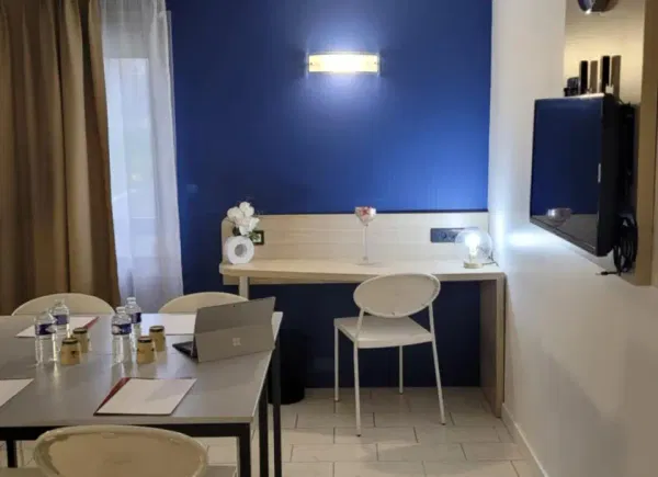 BRIT HOTEL CONFORT CAMBRAI, Hôtel 3*, Fontaine-Notre-Dame, Hauts-de-France, France
