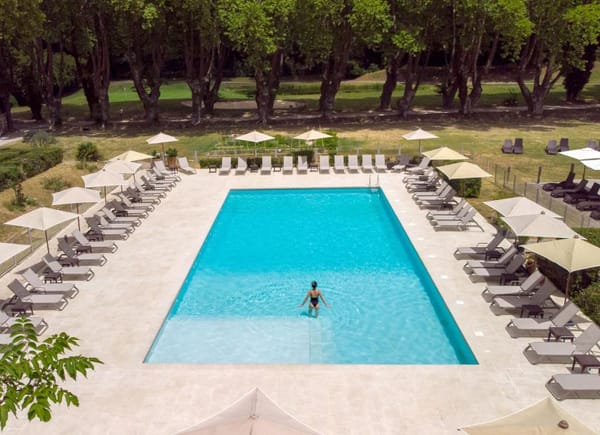 Moulin de Vernègues Hôtel ****, Hôtel 4*, Mallemort, Provence-Alpes-Côte d'Azur, France