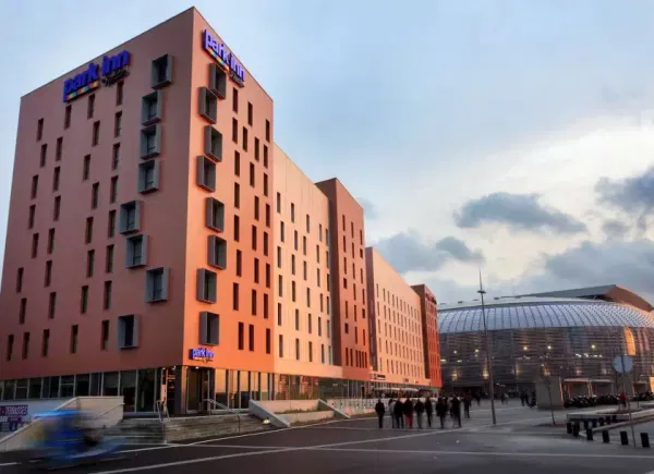 Park Inn by Radisson Lille Grand Stade ****, Hôtel 4*, Villeneuve-d'ascq, Hauts-de-France, France